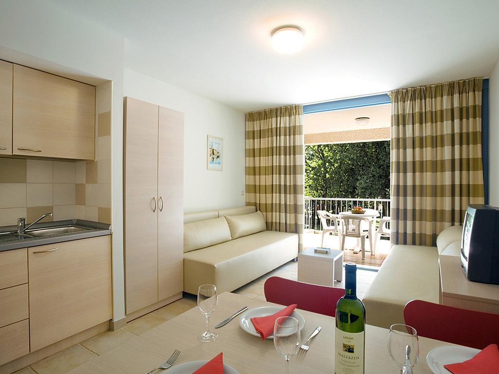 Eurocamp Mobile Homes At Fkk Nudist Campsite Solaris Tar-Vabriga ภายนอก รูปภาพ