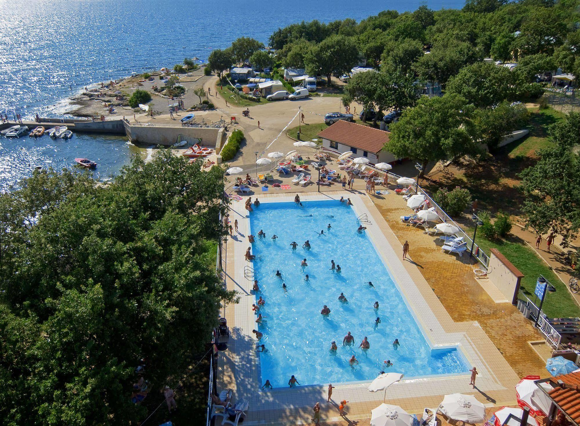 Eurocamp Mobile Homes At Fkk Nudist Campsite Solaris Tar-Vabriga ภายนอก รูปภาพ