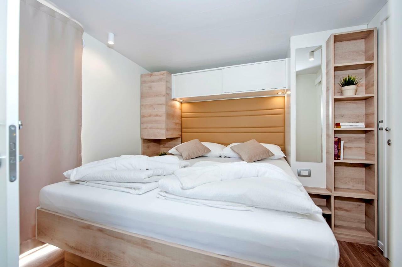Eurocamp Mobile Homes At Fkk Nudist Campsite Solaris Tar-Vabriga ภายนอก รูปภาพ