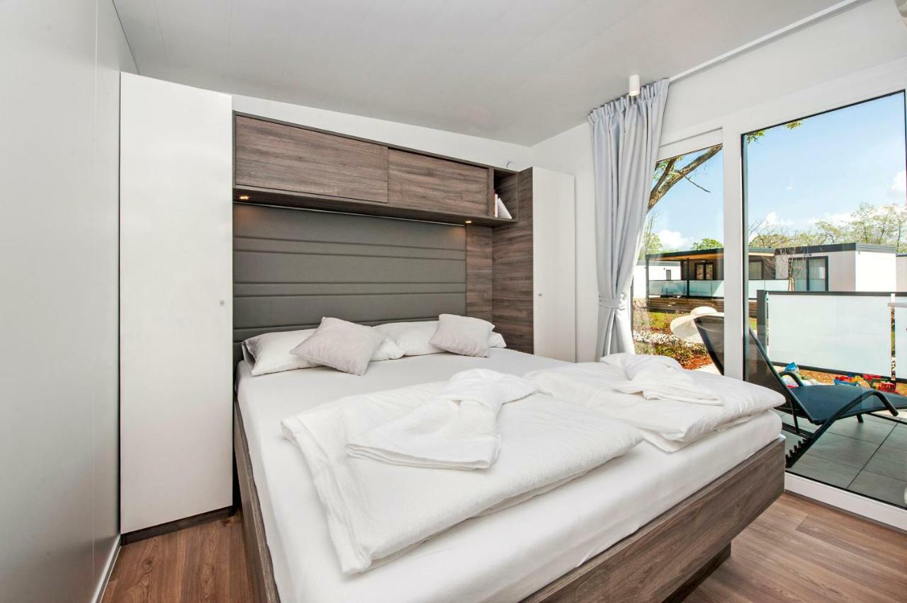 Eurocamp Mobile Homes At Fkk Nudist Campsite Solaris Tar-Vabriga ภายนอก รูปภาพ