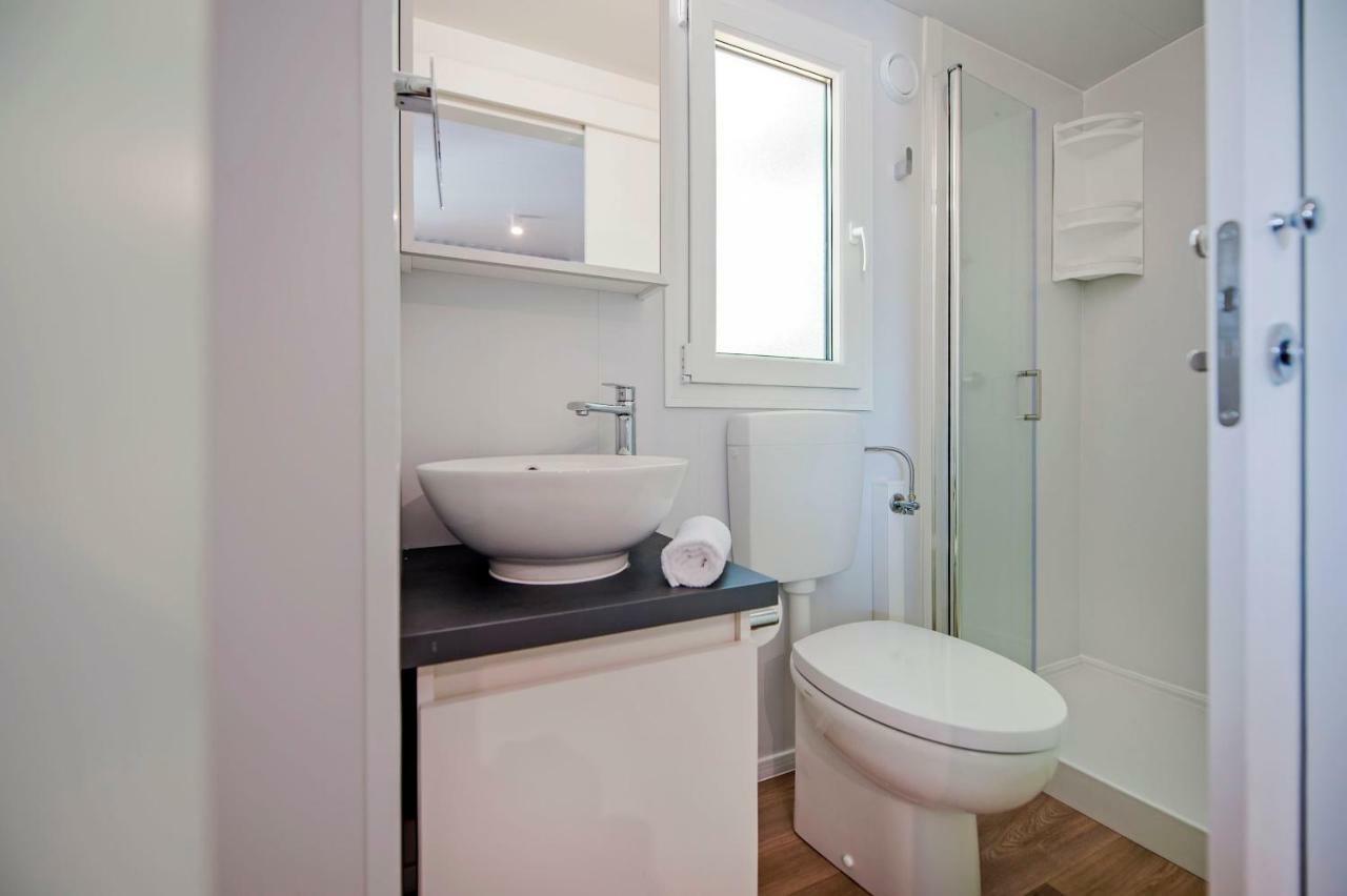 Eurocamp Mobile Homes At Fkk Nudist Campsite Solaris Tar-Vabriga ภายนอก รูปภาพ