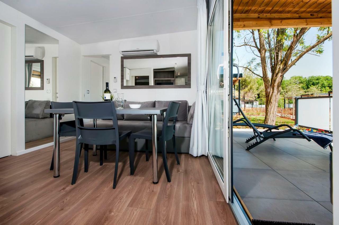 Eurocamp Mobile Homes At Fkk Nudist Campsite Solaris Tar-Vabriga ภายนอก รูปภาพ